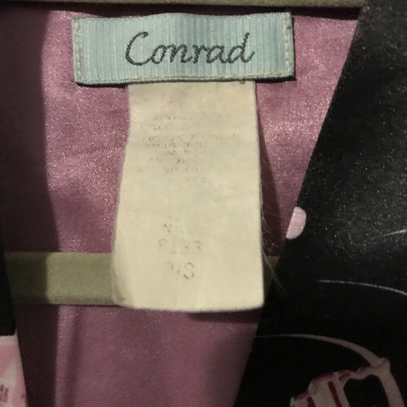 SATIN MUSICAL THEMED ROBE - Picture 3 of 6